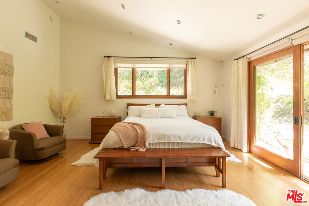 3626 Mandeville Canyon Road Property Photo 20
