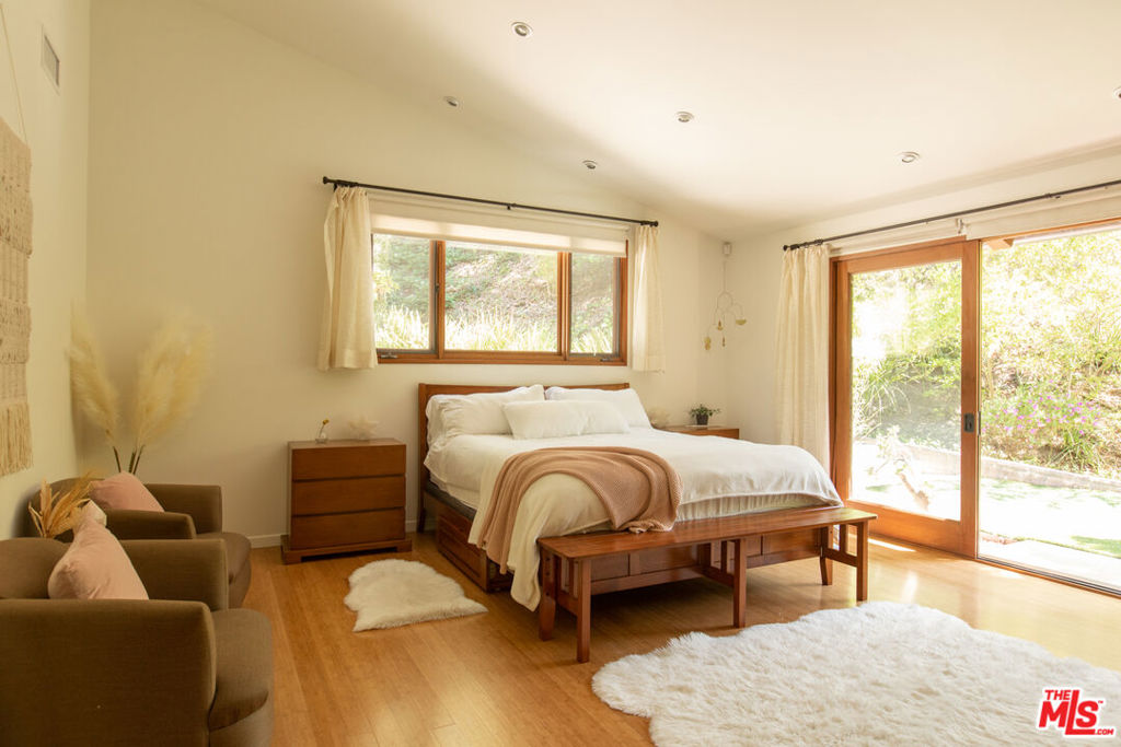 3626 Mandeville Canyon Road Property Photo 21