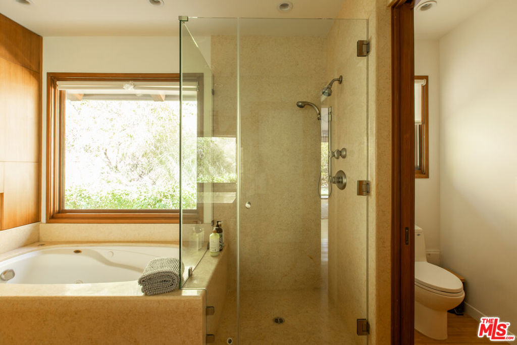 3626 Mandeville Canyon Road Property Photo 28