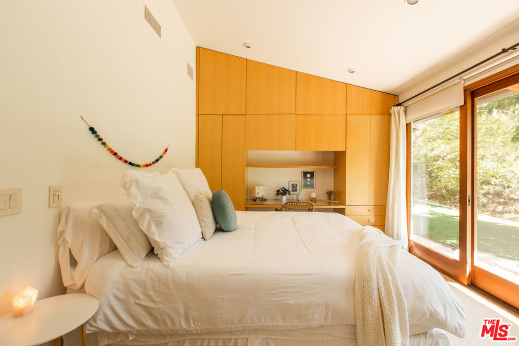 3626 Mandeville Canyon Road Property Photo 31