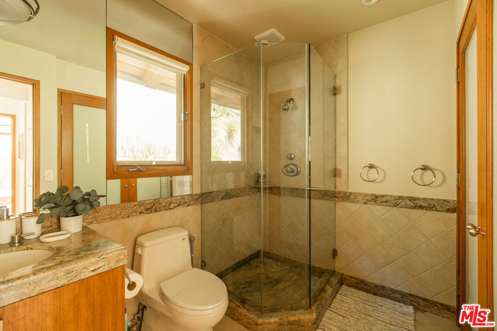 3626 Mandeville Canyon Road Property Photo 35
