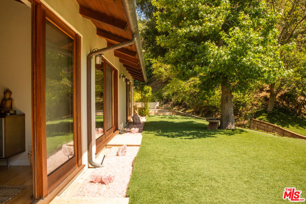 3626 Mandeville Canyon Road Property Photo 37
