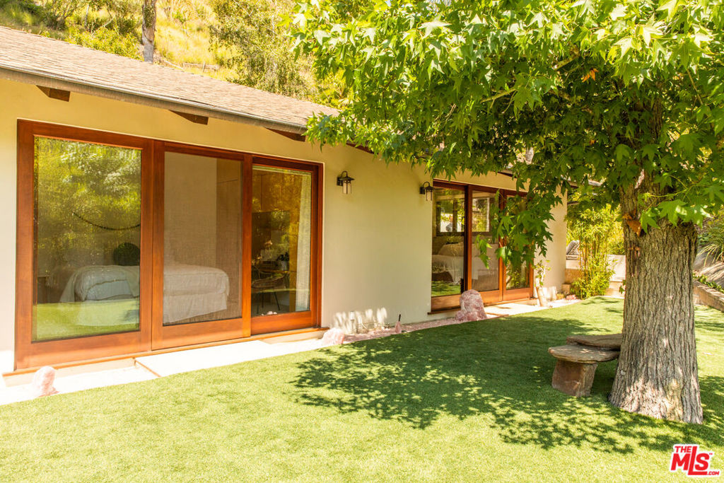 3626 Mandeville Canyon Road Property Photo 38