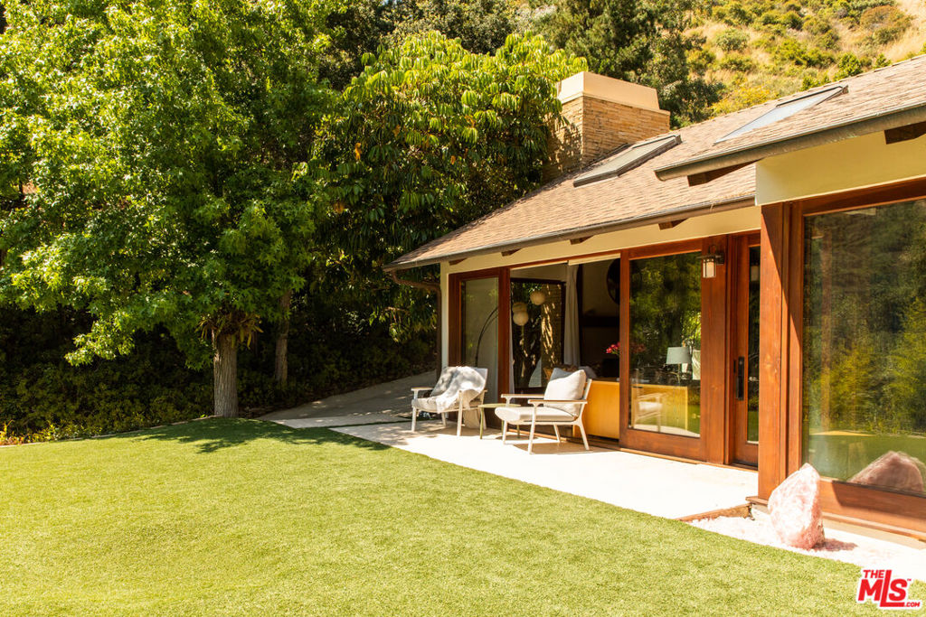 3626 Mandeville Canyon Road Property Photo 39