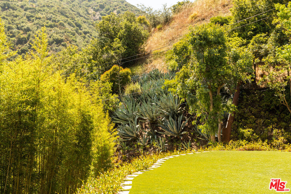 3626 Mandeville Canyon Road Property Photo 40