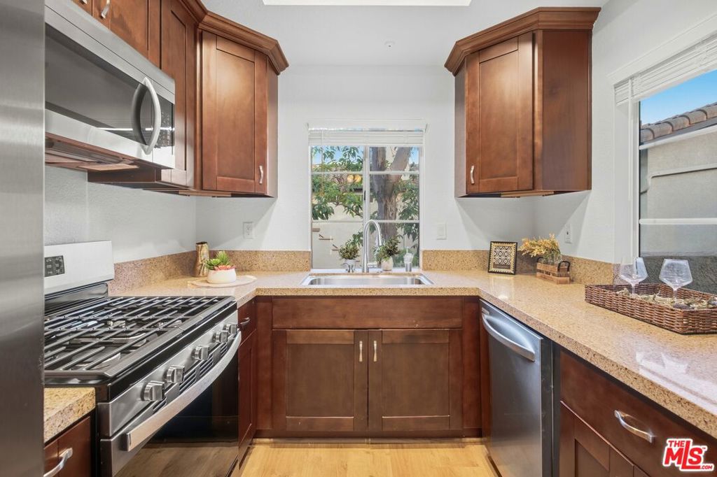 87 Via Contento Property Photo 15