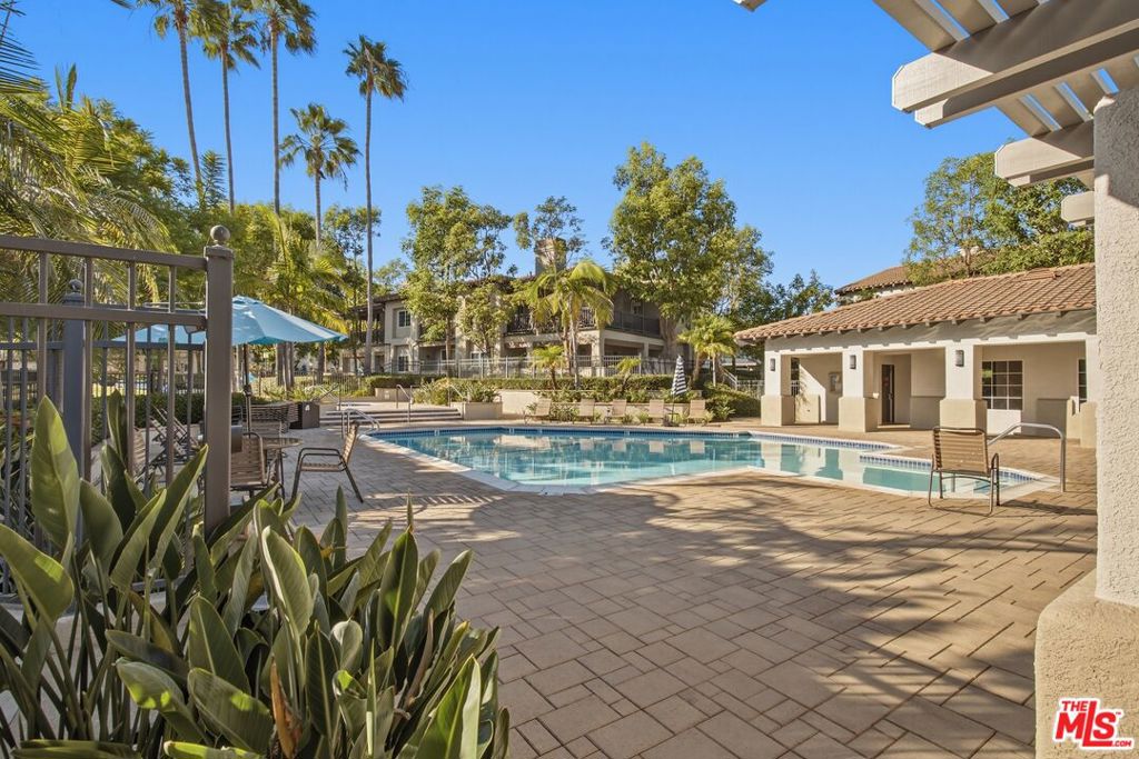 87 Via Contento Property Photo 25