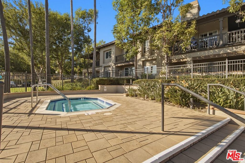 87 Via Contento Property Photo 28
