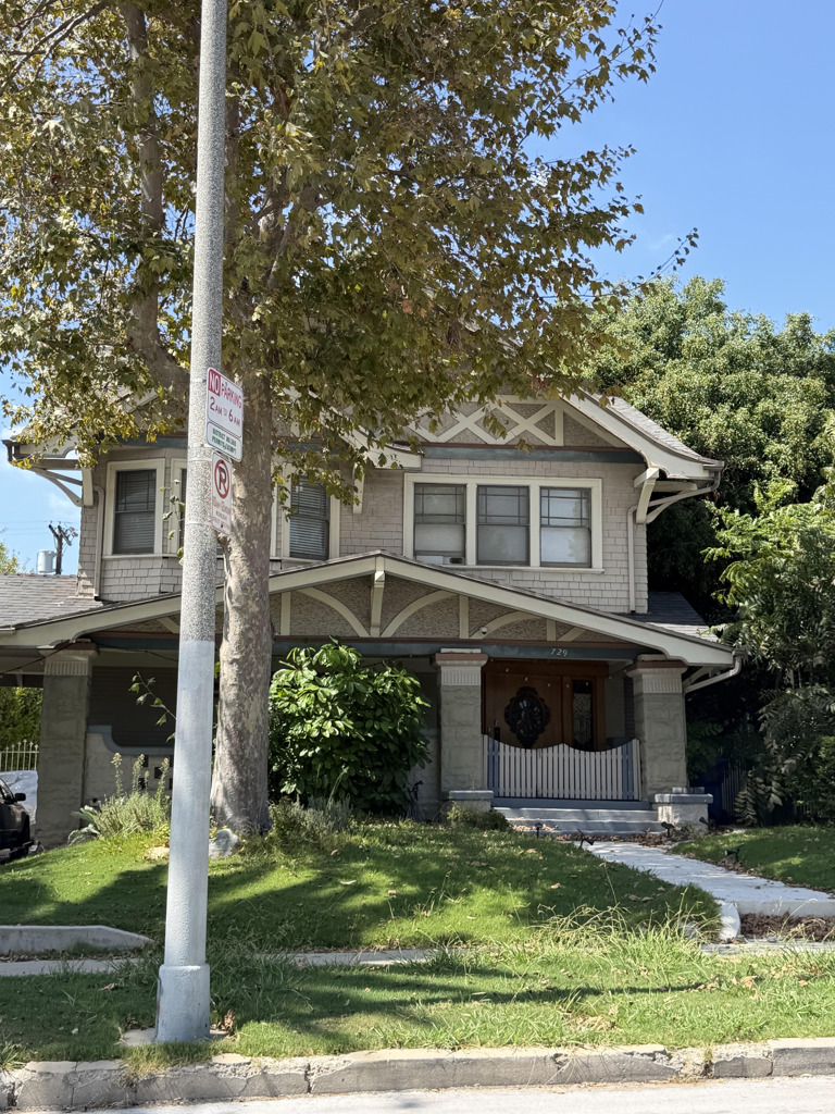 729 S Bronson Avenue Property Photo 1