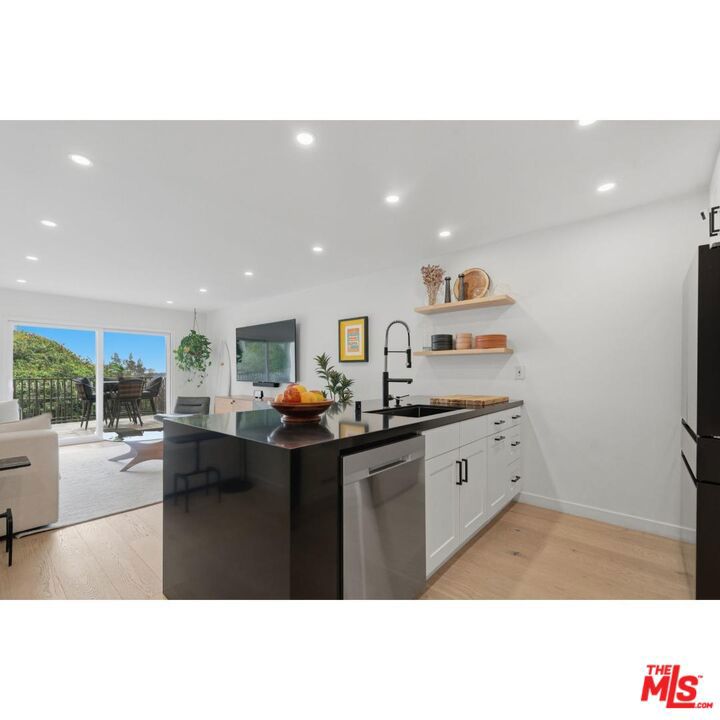 1230 Horn Avenue 305 Property Photo 1