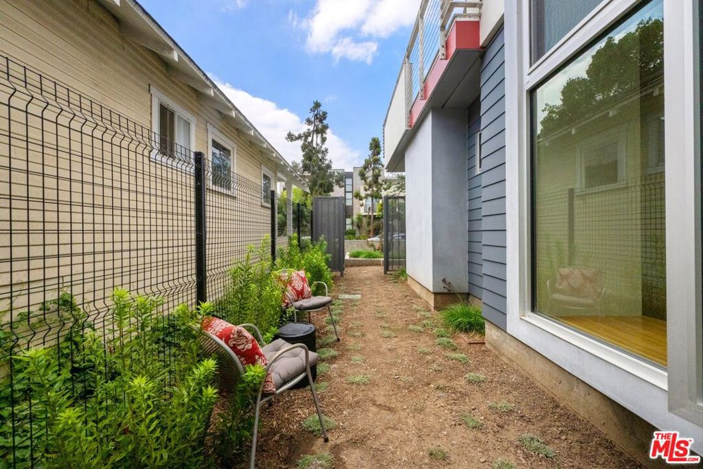 1227 23rd Street A Property Photo 5