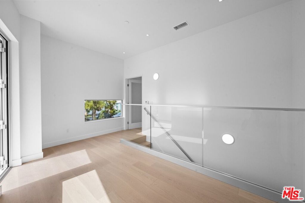 1227 23rd Street A Property Photo 14