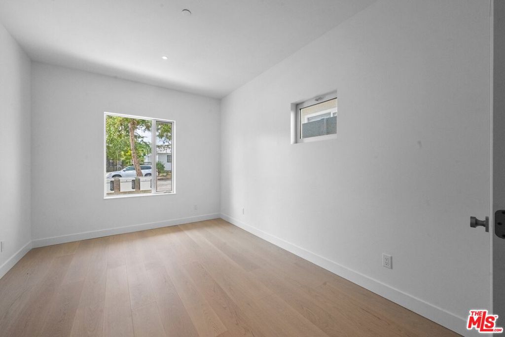 1227 23rd Street A Property Photo 19