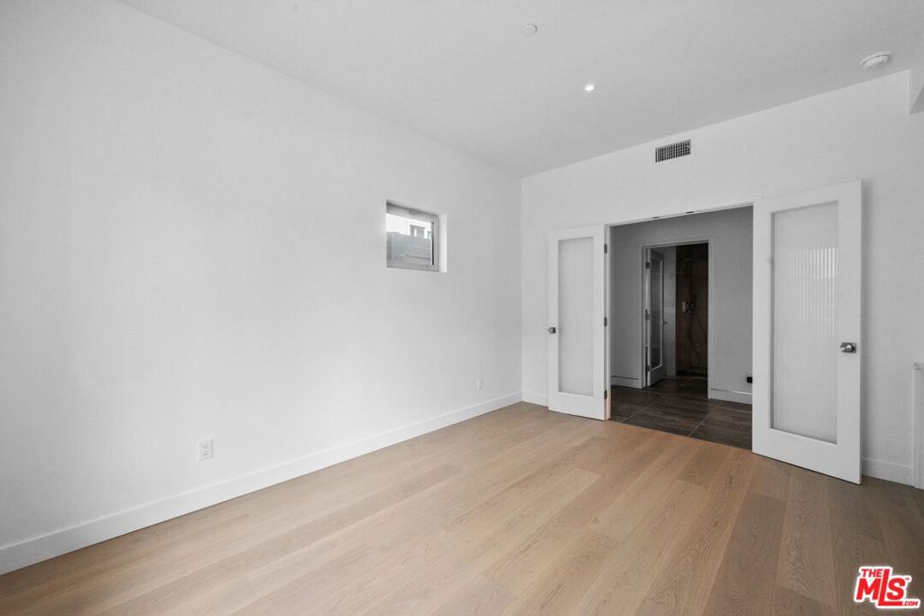 1227 23rd Street A Property Photo 20