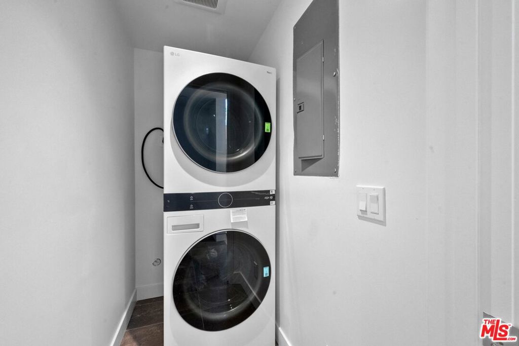 1227 23rd Street A Property Photo 22