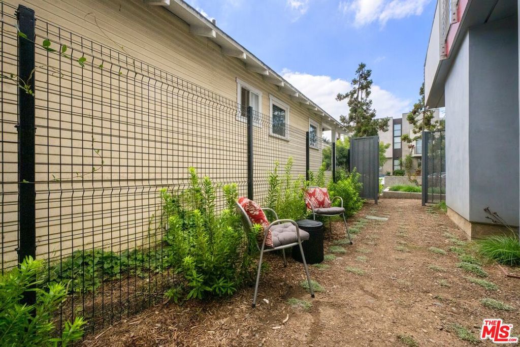 1227 23rd Street A Property Photo 30
