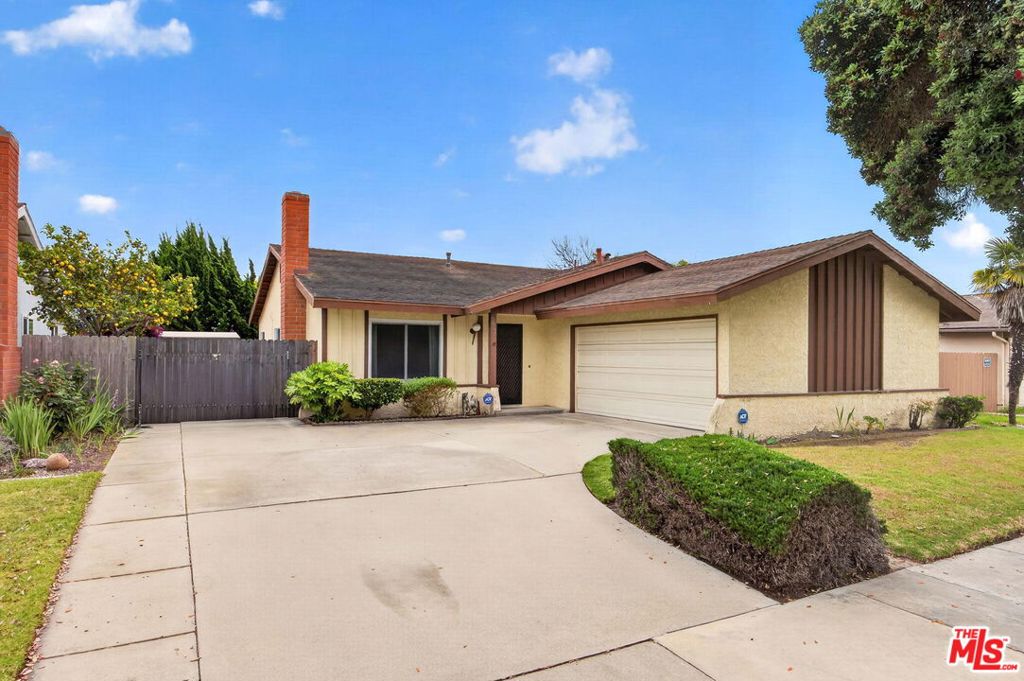 3530 Via Marina Avenue Property Photo 1