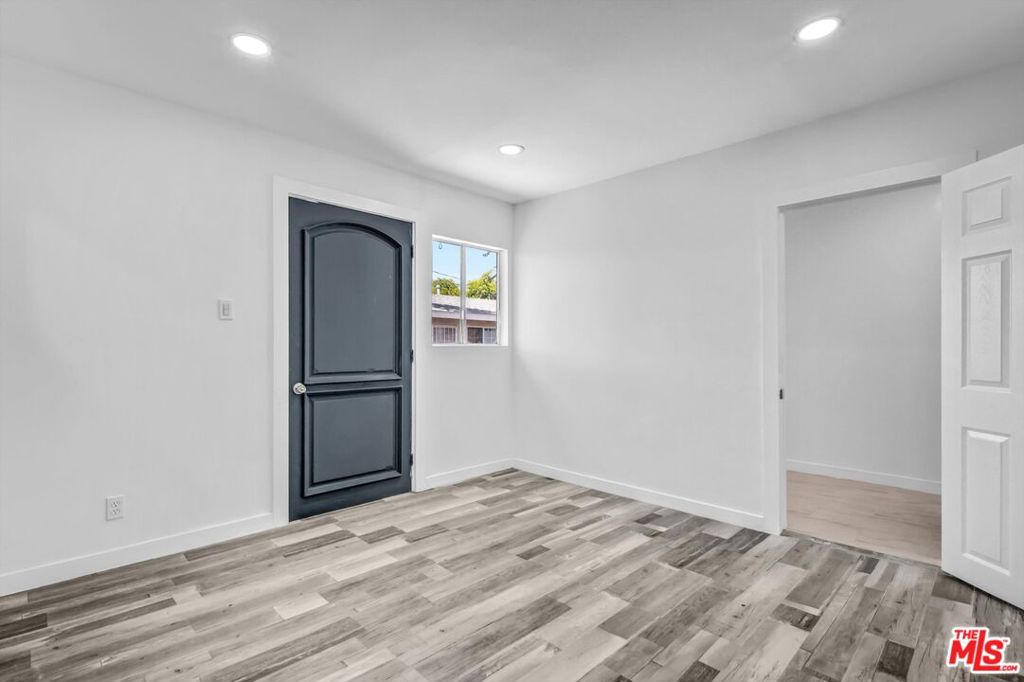 425 N Eastern Avenue Property Photo 28