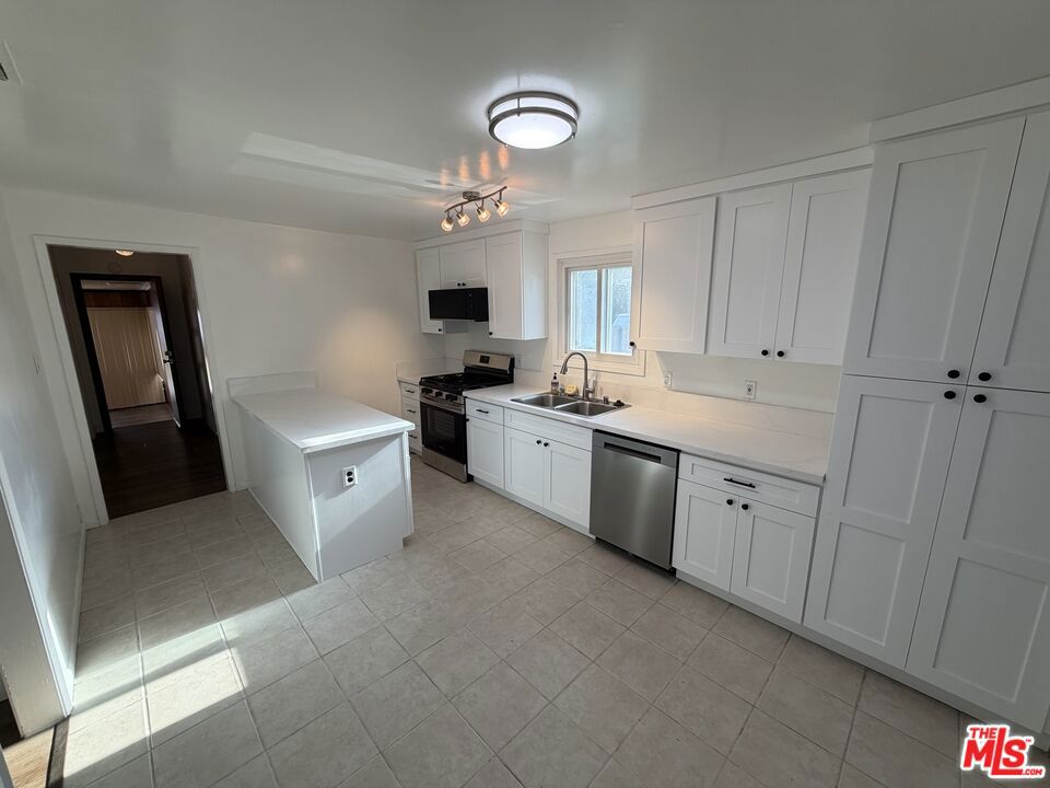 322 Magnolia Avenue Property Photo 1