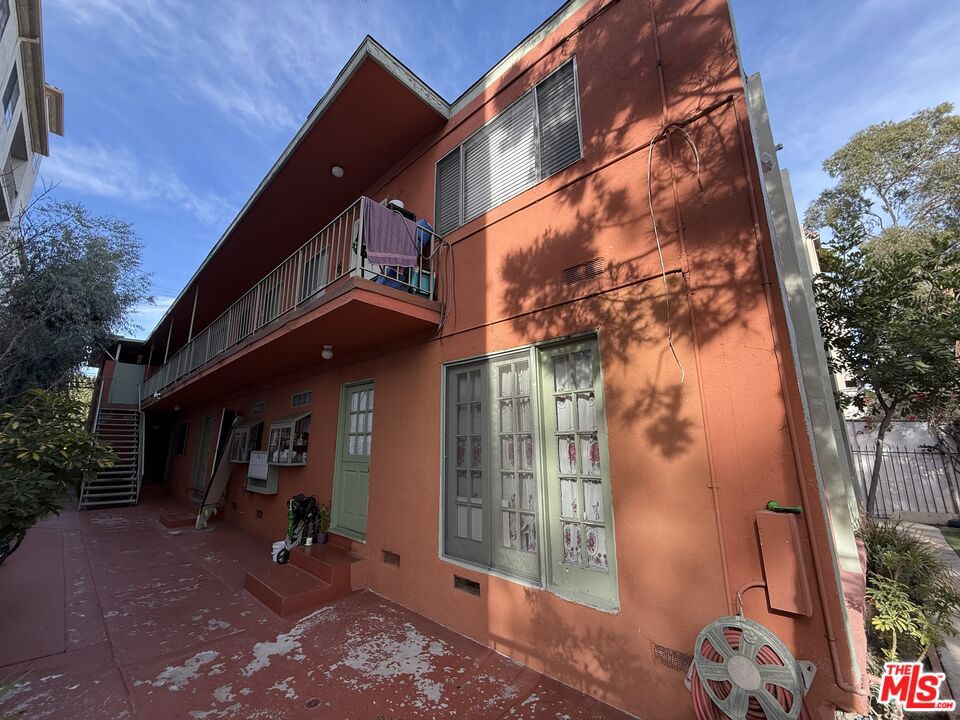 1611 Venice Boulevard Property Photo 2