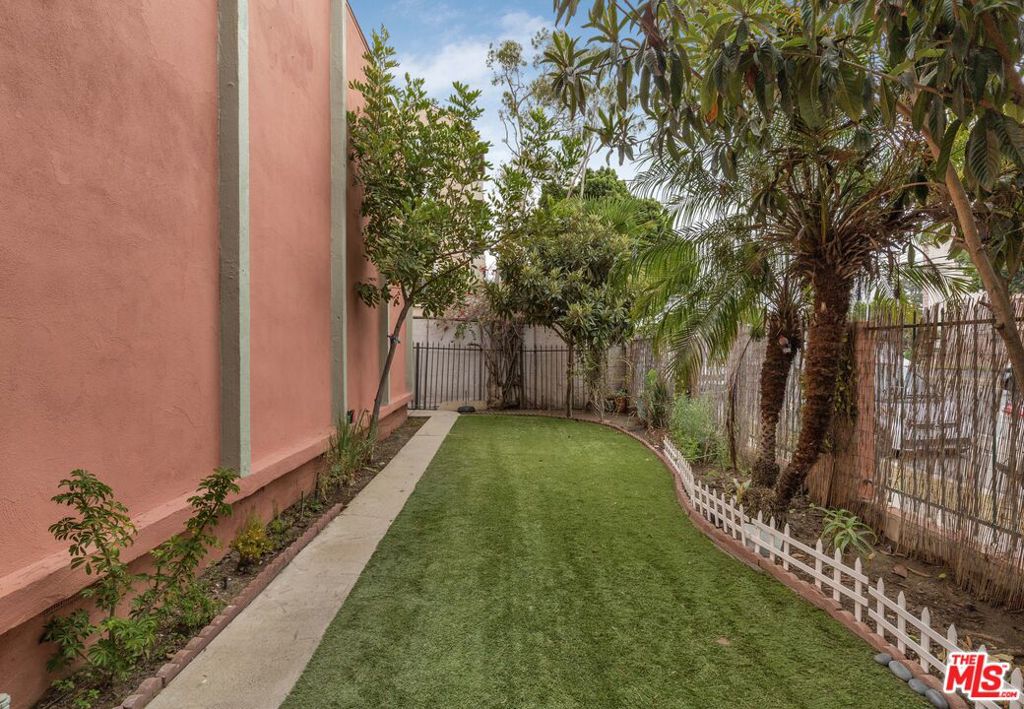 1611 Venice Boulevard Property Photo 4