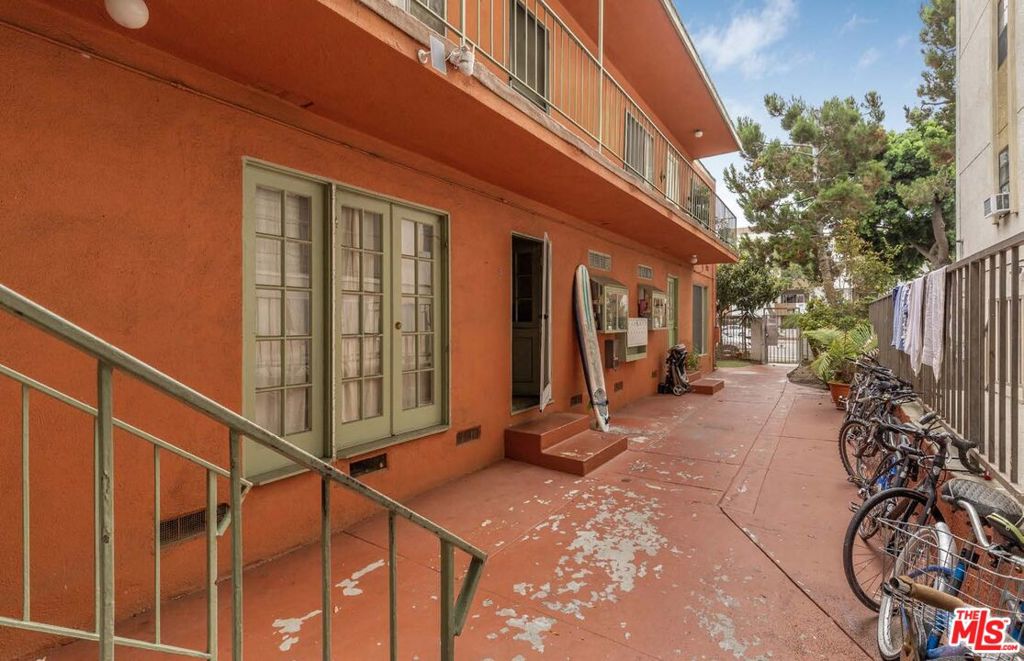1611 Venice Boulevard Property Photo 7