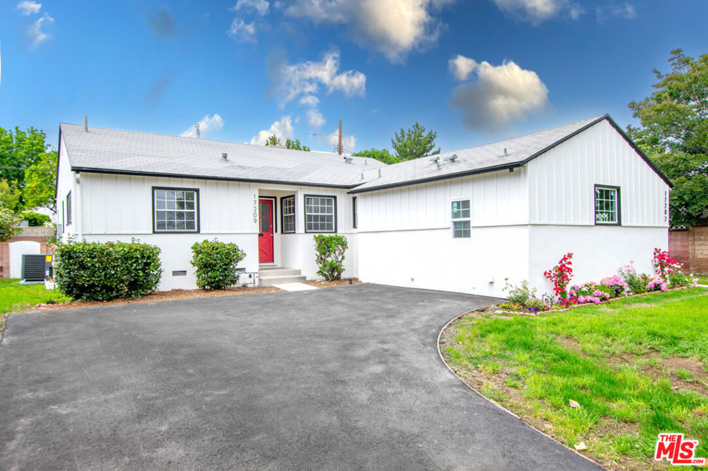 17209 Stagg Street Property Photo 5