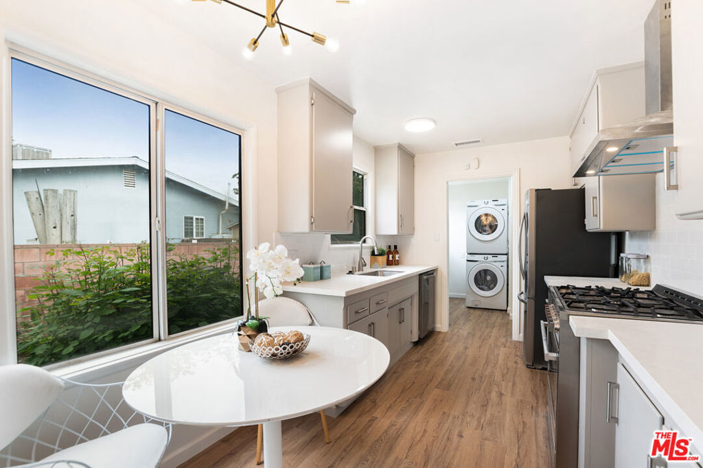 17209 Stagg Street Property Photo 15