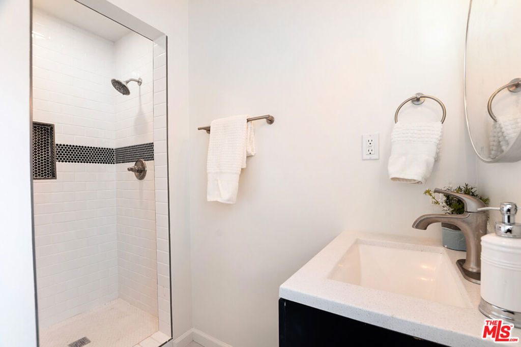 17209 Stagg Street Property Photo 23