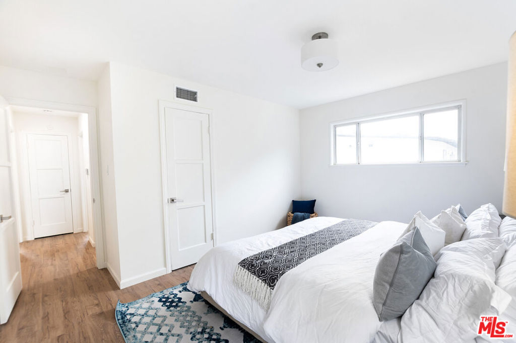 17209 Stagg Street Property Photo 27