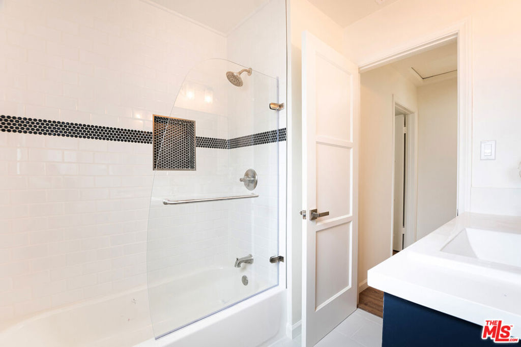 17209 Stagg Street Property Photo 30