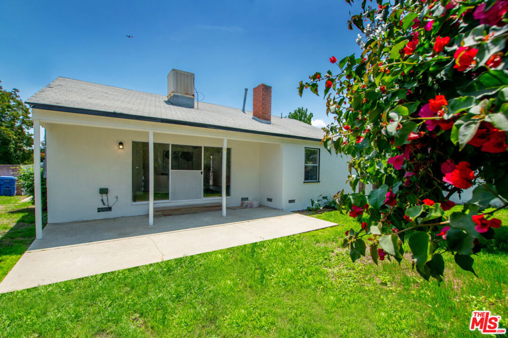 17209 Stagg Street Property Photo 34