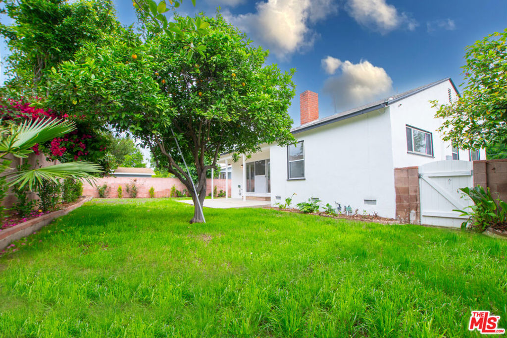 17209 Stagg Street Property Photo 35