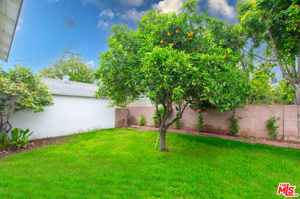 17209 Stagg Street Property Photo 37