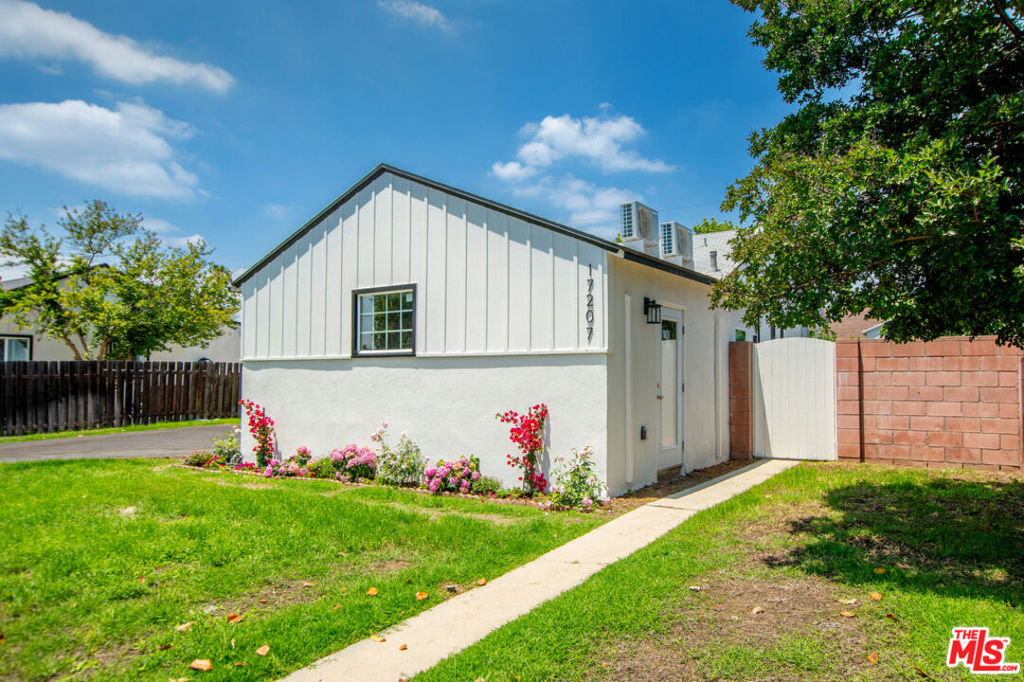 17209 Stagg Street Property Photo 38