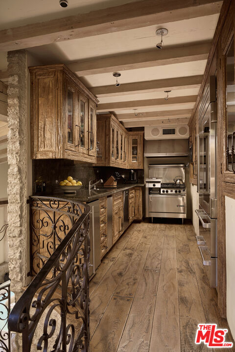 1372 Benedict Canyon Drive Property Photo 19