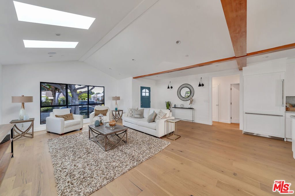2415 Cloverfield Boulevard A Property Photo 6