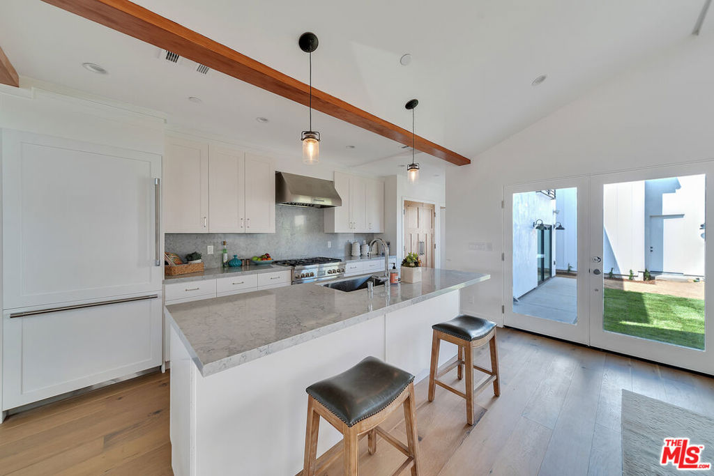 2415 Cloverfield Boulevard A Property Photo 8