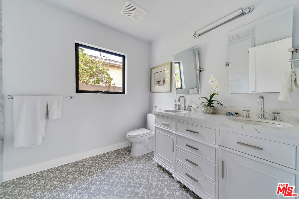 2415 Cloverfield Boulevard A Property Photo 12