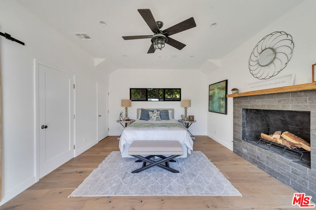 2415 Cloverfield Boulevard A Property Photo 16