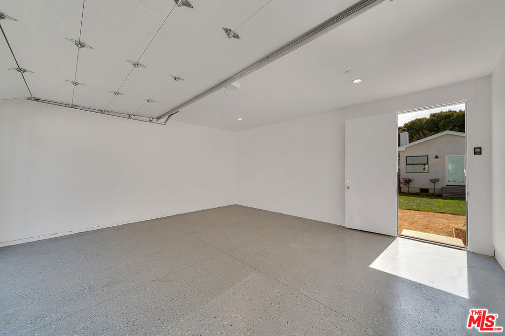 2415 Cloverfield Boulevard A Property Photo 23