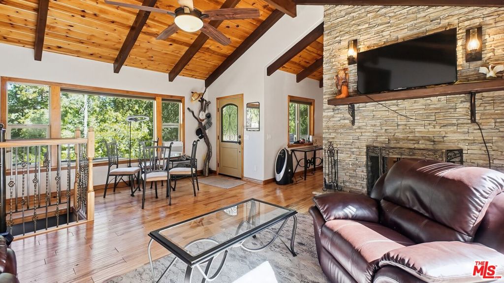 27720 Saunders Meadow Road Property Photo 4