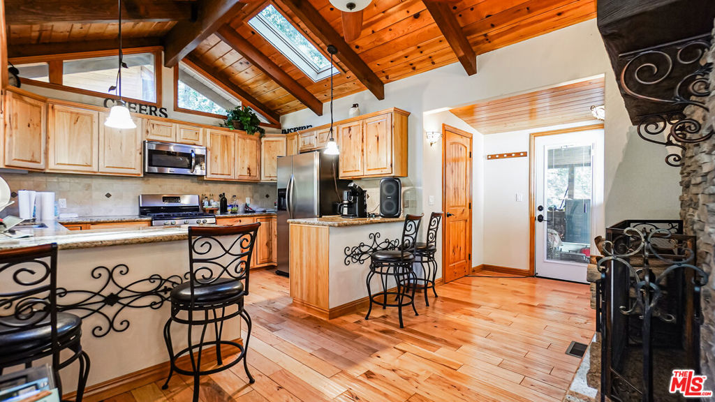 27720 Saunders Meadow Road Property Photo 7