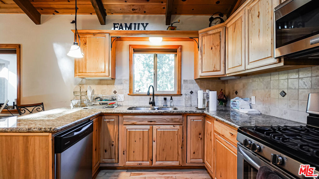 27720 Saunders Meadow Road Property Photo 10