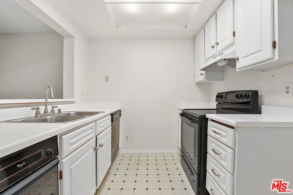 501 Palisades Drive 103 Property Photo 2