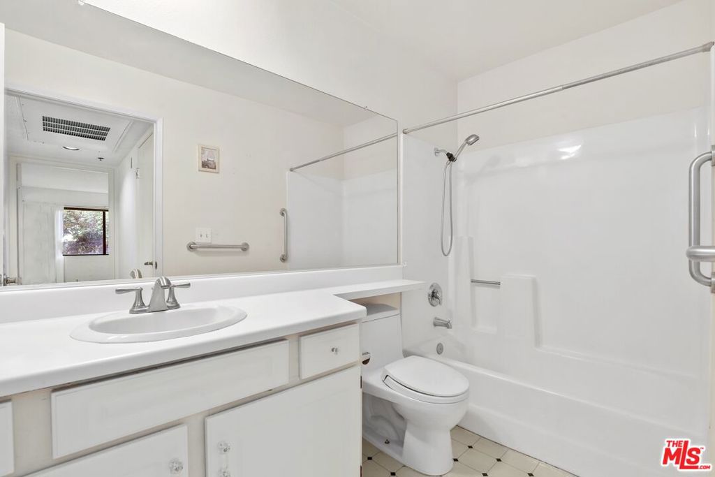 501 Palisades Drive 103 Property Photo 4