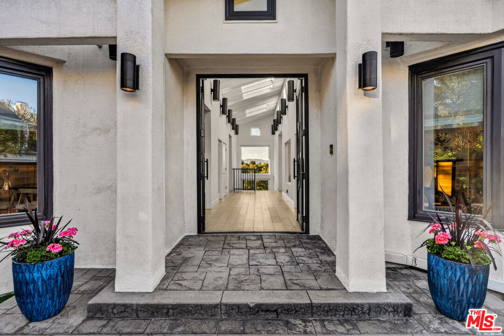 3457 Primera Avenue Property Photo 6