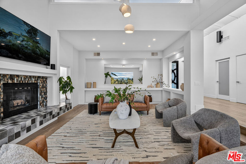 3457 Primera Avenue Property Photo 9