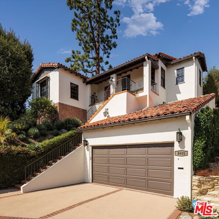 2430 Lanterman Terrace Property Photo