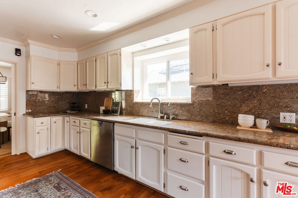 12348 Landale Street Property Photo 9